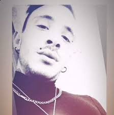 Are other PS4 players experiencing issues that cause the console to shut  down?