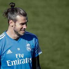 The first image that sparked the debate was while bale still had short hair in his. Marca Spurs Interested In Cut Rate Deal For Gareth Bale Cartilage Free Captain