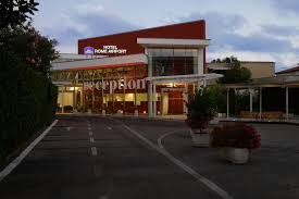 Il magnifico centro storico di roma può essere raggiunto anche in treno. Book Best Western Hotel Rome Airport Fiumicino Book Now With Almosafer