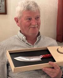 🌟 **Abschied nach fast 30 Jahren!** 🌟 Nach fast 30 Jahren im Dienste der  Metzgerei Max ist es nun an der Zeit, neue Wege zu gehen und den  wohlverdienten Ruhestand zu genießen.