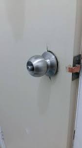 Tombol pintu in a sentence and translation of tombol pintu in english dictionary with audio pronunciation by dictionarist.com. Tombol Pintu Rumah Anda Zam Mobile House Service Jb Facebook