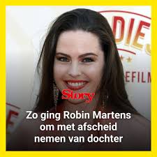 Robin Martens vertelt hoe ze haar dochter Makéna voorbereidde op haar  vertrek naar Expeditie Robinson, met een slimme uitleg en lieve troost.