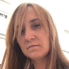 Exacto. Mérida a pesar de ser princesa ella no busca un príncipe que la  mantenga. Ella buscaba independencia, libertad... Y el que la salve el amor  de una madre es un nivel