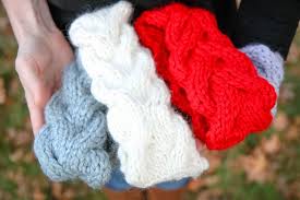 A simple way of knitting slippers on two spokes. Knitting Momadvice