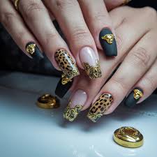 𝓝𝓪𝓲𝓵𝓚𝓲𝓬𝓴𝓼✌ | 🌟 Versace Nail Trends 2025 | Bold, Chic, and  Unforgettable Step into 2025 with nails that exude luxury and style! 💅✨  From iconic gold... | Instagram