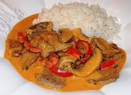 Une Reussite Vraiment Cette Delicieuse Recette Qui Nous Vient De Russie A Fait Le Bonheur De Ma Petite Famille L Emince De Boeuf Recettes De Cuisine Recette