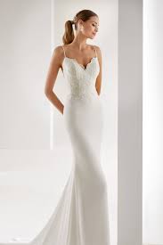 Scoprite gli abiti da sposa più minimal, dedicati a chi non ama gli eccessi. Sposarsi Lato Cammello Vestito Sposa Seta Agingtheafricanlion Org