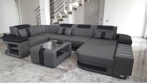 Die Helle Wohnung Unseres Kunden Steht Im Perfekten Kontrast Zu Unserer Ledercouch Bellagio Die I Living Room Sofa Design Corner Sofa Design Sofa Set Designs