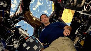 Lancé dans la nuit avec à son bord deux russes et un américain. Separation Approche Arrimage Quelle Suite Pour La Mission Alpha De Thomas Pesquet Apres Le Decollage Reussi