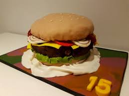 Birthday Cake Ideas For 15 Year Old Boy Burger Birthday Cake For My 15 Year Old Boy Essen Und Trinken Essen Geburtstagstorte