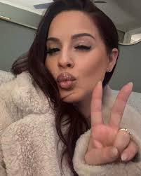 Alexis John (@lexiisays_sellit) · Instagram photos and Reels