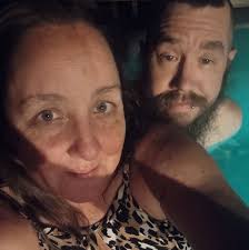 We support our sister Amanda 100%...Please pray and help her like all of us  find our way. Please go to amandaamandaamanda1986