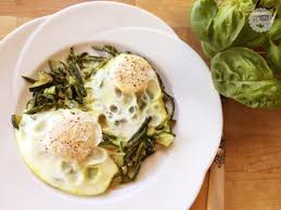 Maybe you would like to learn more about one of these? Uova Con Asparagi Selvatici E Zucchine Ricette Al Volo
