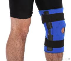 A hinged knee brace is a knee brace with padded metal hinges on either side. How Do I Treat Knee Hyperextension With Pictures