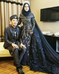 Sewa baju pengantin segak dan comel pasangan pengantin bersama baju pengantin eksklusif ok siapa lagi yang nak songket cantik kami ni cepat pm ye, stok cepat habis sis #songketforsale. Songket Wedding Dress In Royal Blue Pakaian Pernikahan Gaya Pengantin Pakaian Jelita