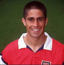 26 years ago today, Sylvinho became the first Brazilian to sign for The  Arsenal ✍🔴⚪