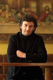 As a child he was frequently taken to the opera by his father, while he sang in boys' choirs and took piano lessons. Jonas Kaufmann A Personal Impression Seen And Heard International