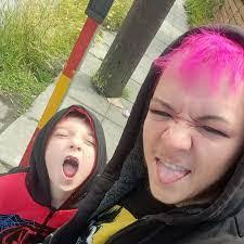 Michelle Deyo's Instagram, Twitter & Facebook