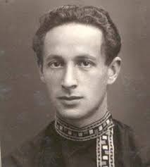 My father's cousin Joseph Benjaminsohn, born in Aizpute in 1900, fought in  Latvian National Army (10th Aizpute Infantry Regiment) 1918-1922 in Liepaja  and Rezekne, interior designer in Riga and member of the