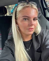 Danielle Heggie's Instagram, Twitter & Facebook