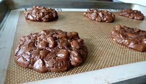 If you thought ina garten was only the master of holidays that revolve around seated feasts like thanksgiving, christmas, passover, and easter, then you haven't been paying attention — after all, she crushes halloween each year. The Best Ina Garten Dessert Recipes Purewow