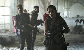 La película transcurre después de una epidemia zombi que deja las vegas devastada y aislada del resto del mundo. Vimos El Ejercito De Los Muertos La Nueva Pelicula De Zack Snyder Y Netflix Es Todo Lo Que Los Amantes De Los Zombis Piden