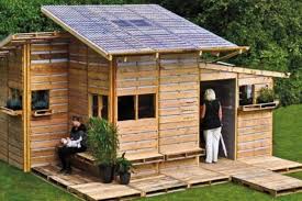 Ecco come costruire una casa con il fai da te. Ecco Come Costruire Una Casa Di Pallet In Un Solo Giorno Curioctopus It