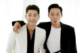 Joong ki and hye kyo flirting since day 1 of descendants of the sun (first script reading on 05/28/15 at kbs annex broadcasting station in yeouido, south korea). Isi Waktu Luang Song Joong Ki Bersepeda Dengan Yang Kyung Won Okezone Celebrity