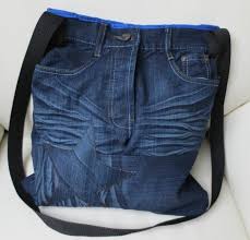 An apron and five bags made from jeans i bought at the thrift shop. 30 Einfache Bastelideen Mit Jeans Die Sie Inspirieren