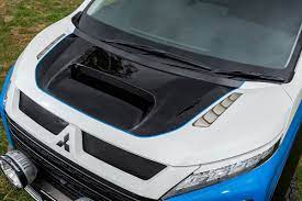 新型デリカd 5のactive gear その塗り分け アリかも カディスが提案するオフ系カスタム スタイルワゴン ドレスアップナビ カードレスアップの情報を発信するwebサイト デリカd5 カディス デリカ