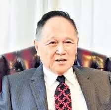 ^ 【趙世光病逝】家族內訌官司不斷 一圖看溏心風暴：離婚爭產罵戰hk01，2016年7月22日 ^ 香港船王長子趙世彭猝逝 （頁面存檔備份，存於互聯網檔案館）大紀元，2001年2月18日 ^ 3.0 3.1 香港特首與商界名人悼趙世彭天下龍脈，2001年2月27日 èµµä¸–æ›¾ å¿«æ‡‚ç™¾ç§'