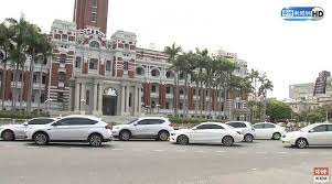 其後加入台灣民政府 由當時林志昇任命為台北州長 法治法務部大臣 並受託起草「台灣公民權利法案」 因依據roc憲法及國籍法擬訂 故雖其內容出現有總. Grpqwecfwup1vm