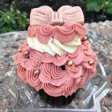 Gold and white color combination made it royal! Disney S New Rose Gold Cupcakes Are Just Lovely