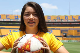 Katty martinez inlays the ball into the bottom of the nets and ties the series. Este Ano Por Siempre
