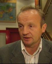 Krever ti flygeledere