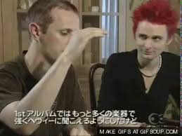 He appears in guitar hero 5 as a fully playable character (he is unlocked by playing plug in baby and completing the band challenge at platinum level). Matthew Bellamy S Colors Hair Youtube