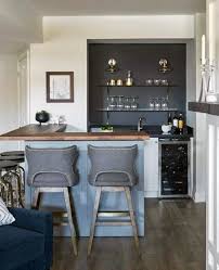 Di norma, viene sistemato nel living o in cucina; Come Realizzare Angolo Bar In Casa