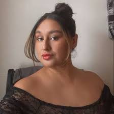 Selena Jones's Instagram, Twitter & Facebook