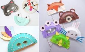 Avec une assiette en carton, du papier, un tube de papier toilette et un bâtonnet on peut fabriquer un chouette navire! 10 Idees De Masques A Faire Avec Des Assiettes En Carton