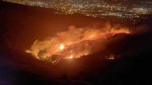 Il s'adresse aussi aux étrangers qui souhaitent visiter l'algérie comme touristes ou s'y installer en tant qu'expatriés. Incendies Criminels En Algerie 2 Morts Et Des Evacuations
