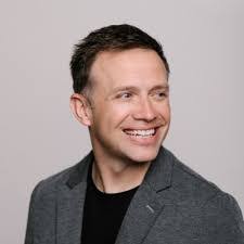 Janis Bennett's Instagram, Twitter & Facebook