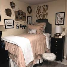 Bring in the perfect blend of comfort and trendy as well. Preppy Dorm Room Decor 20 Ideas To Fall In Love With