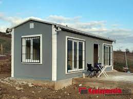 Mekanik cephe kaplama, binaların dış yüzeyine taşların mimariye uygun bir biçimde çeşitli bağlantı elemanlarıyla tutturulması işlemidir. 3x8m Betopan Kaplamali Catili Konteyner Ev Ev125 Konteynercim