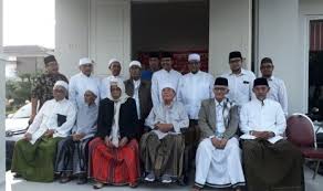 Ikut i juga kyai muda keren,berilmu dan bersanad ,biar harimu cerah gaes. Seruan Kiai Sepuh Se Jatim Sikapi Hasil Pemilu 2019 Republika Online