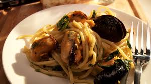 Spaghettis Aux Moules Et Aux Oursins Recette Spaghetti Recette Meilleures Recettes De Pates