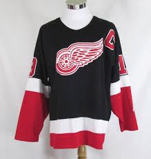 Vintage Detroit Red Wings Steve Yzerman Black Starter Jersey Size Medium M Euc Starter Detroitredwings Steve Yzerman Fan Apparel Jersey