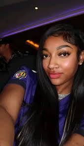 Hello everyone Iam from Sierra Leone People call me Utah babe in my country  I need more friends and family