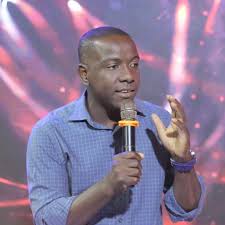 Silvouplè lè w pase, fè yon jès a...