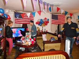 Most of the super bowl party ideas here are decidedly inexpensive—but they still manage to have a huge impact, visually speaking. This Is What American Themed Parties Look Like Around The World