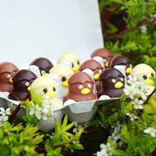 Boa Te Oeufs De Pa Ques Personnalisable Et Poussins Au Chocolat En 2020 Boite A Oeuf Chocolat Noir Chocolat